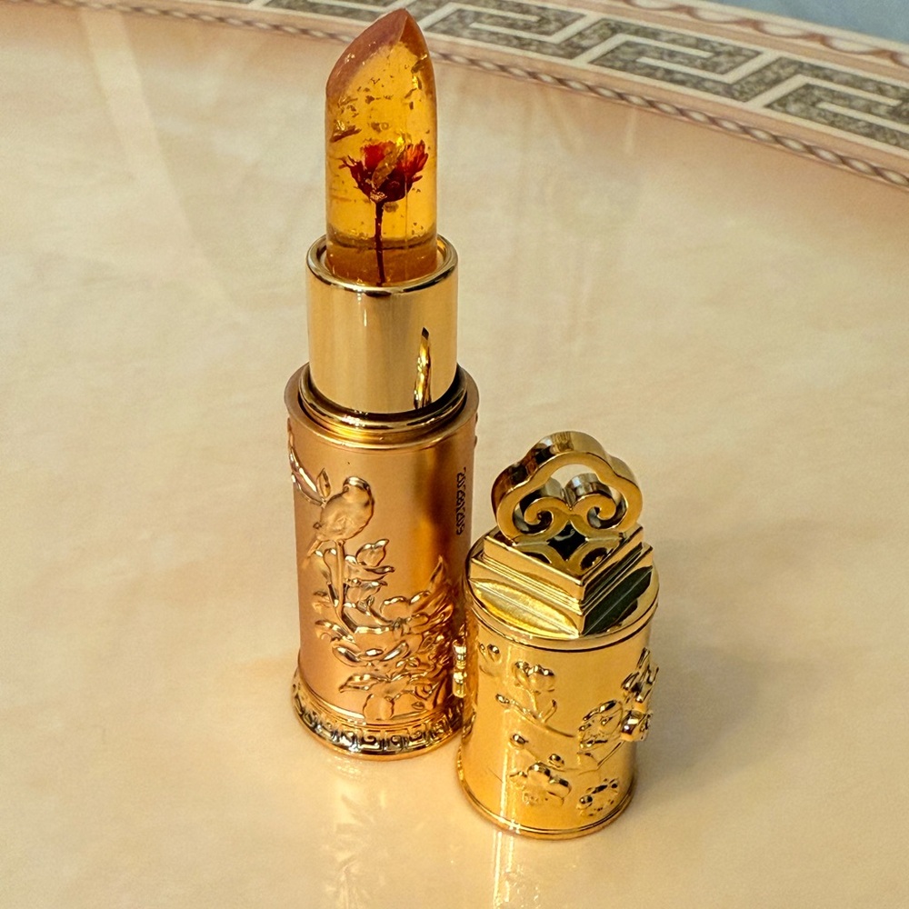 Color changing Lipstick